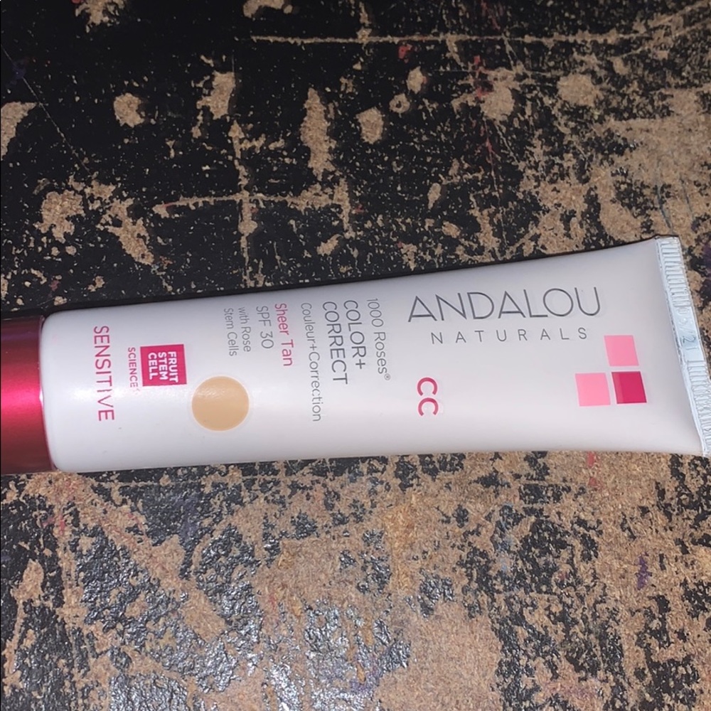 Color corrector in sheer tan
